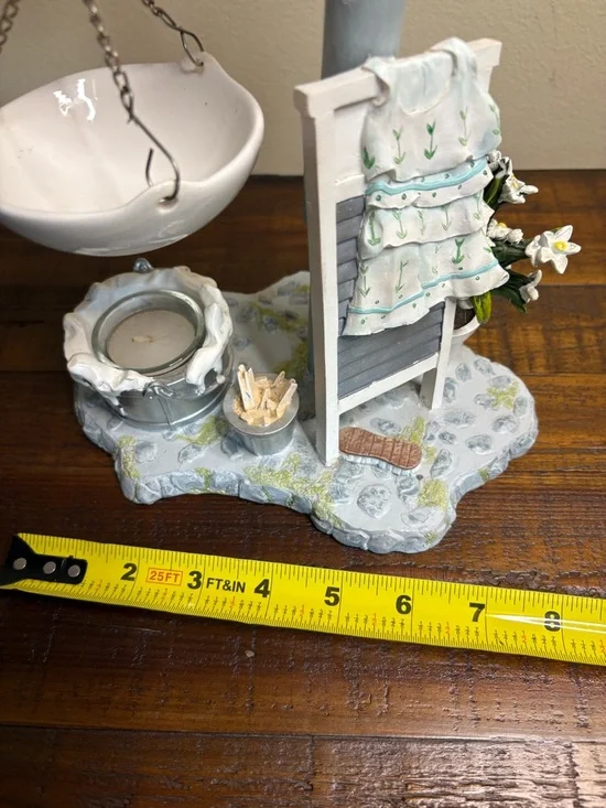 Vintage Yankee Candle Hanging Tart Warmer Designed With Laundry Scene - Picture 6 of 6